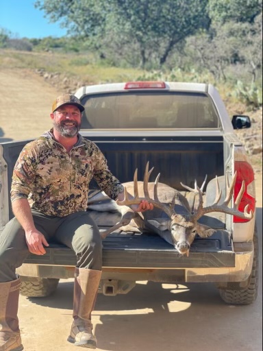 Stoney Petit Texas Ranch Sales Associate Image 11