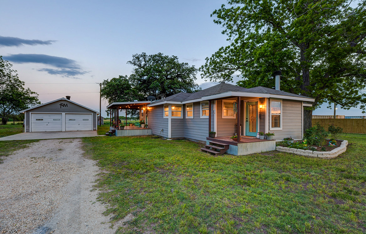 The Oaks of Saint Hedwig 32 Acre Ranch For Sale In Bexar County Image 1