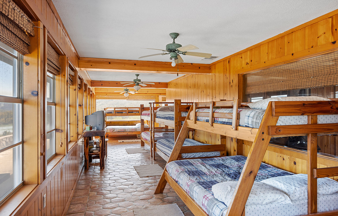 Devils River Eagles Nest Hideaway 65 Acres Val Verde County Image 4