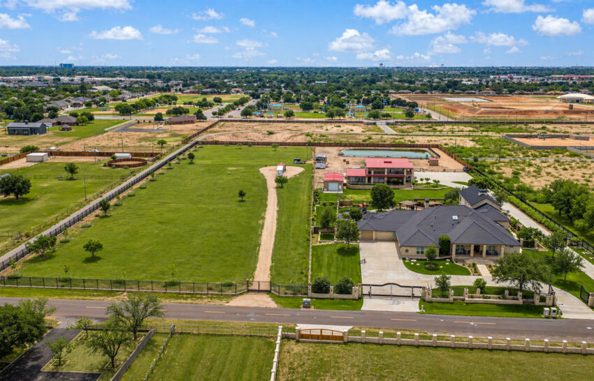 Williams Estate 8 Acre Property for Sale in Midland, Texas Image 2